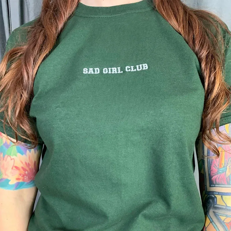 Зеленые футболки с вышитыми буквами Sad Girl Club с коротким рукавом, свободные хлопчатобумажные повседневные эстетичные топы, тройники, модная рубашка Ins Изображение 0